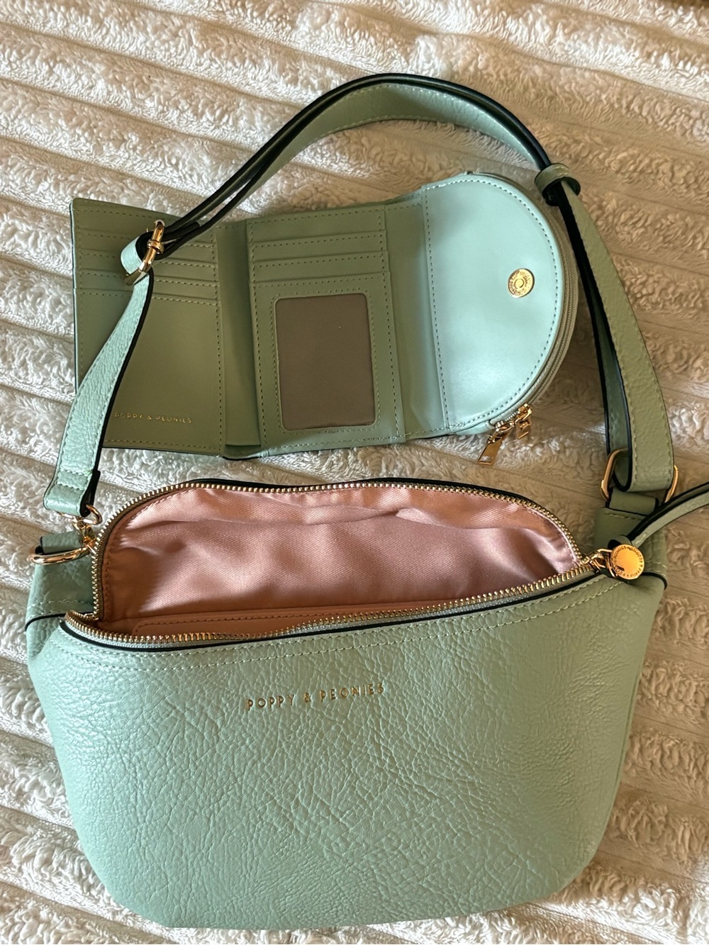 Poppy & Peonies Mint Green Faux Leather Crossbody with Matching Card Wallet - Picture 4 of 7